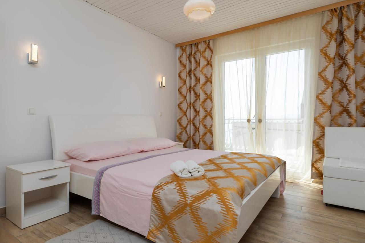 Apartments By The Sea Duce, Omis - 2992 Dugi Rat Exterior photo