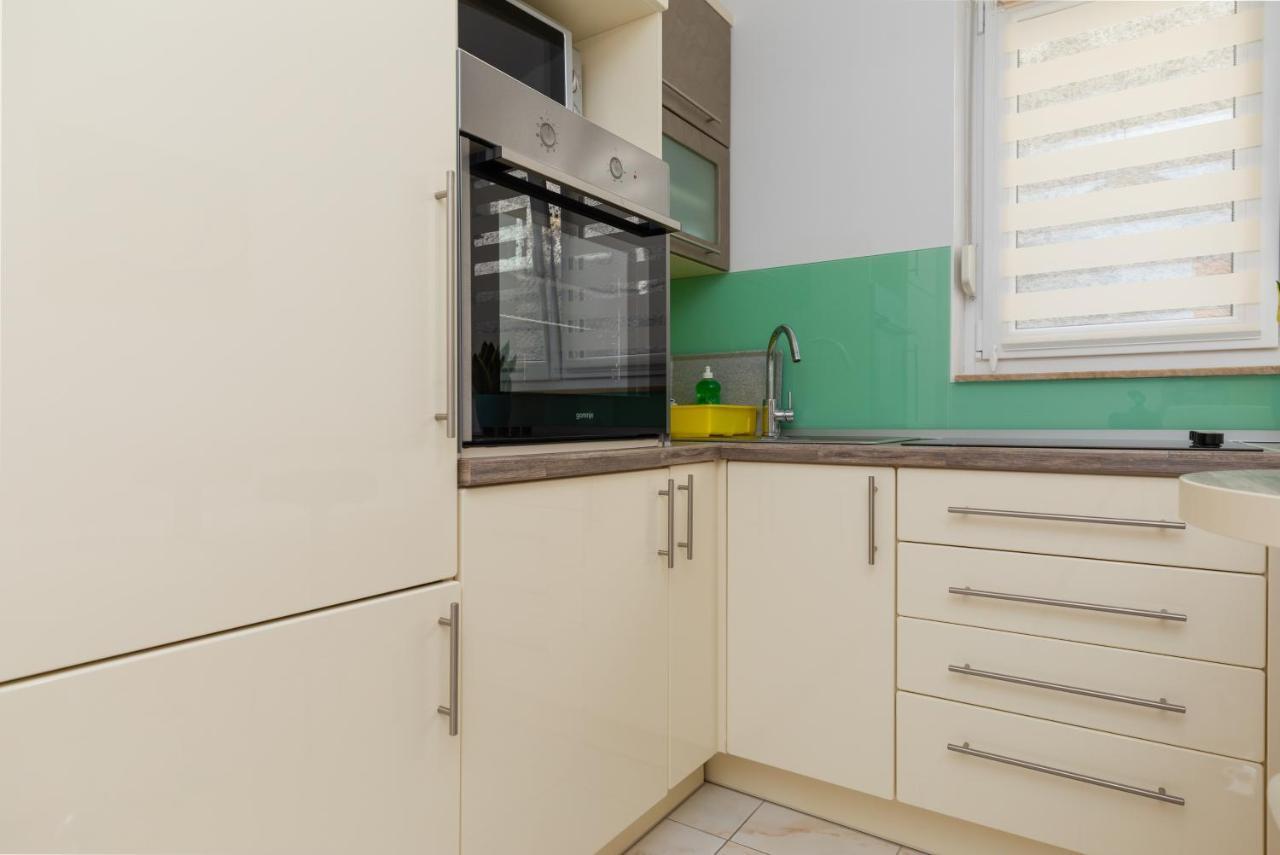 Apartments By The Sea Duce, Omis - 2992 Dugi Rat Exterior photo