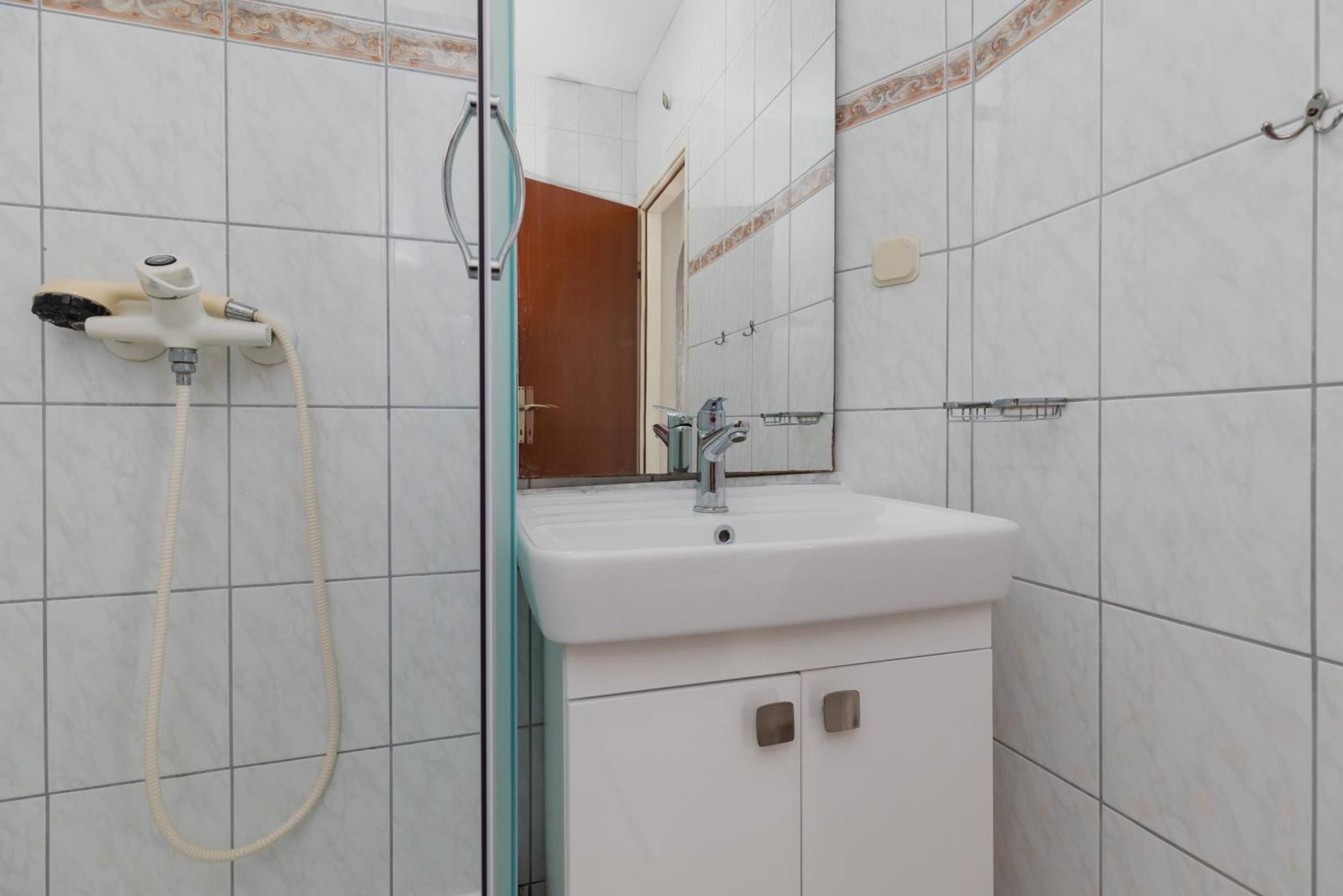 Apartments By The Sea Duce, Omis - 2992 Dugi Rat Room photo