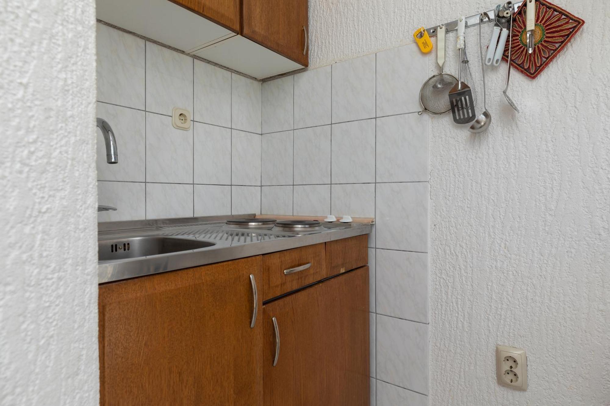 Apartments By The Sea Duce, Omis - 2992 Dugi Rat Room photo