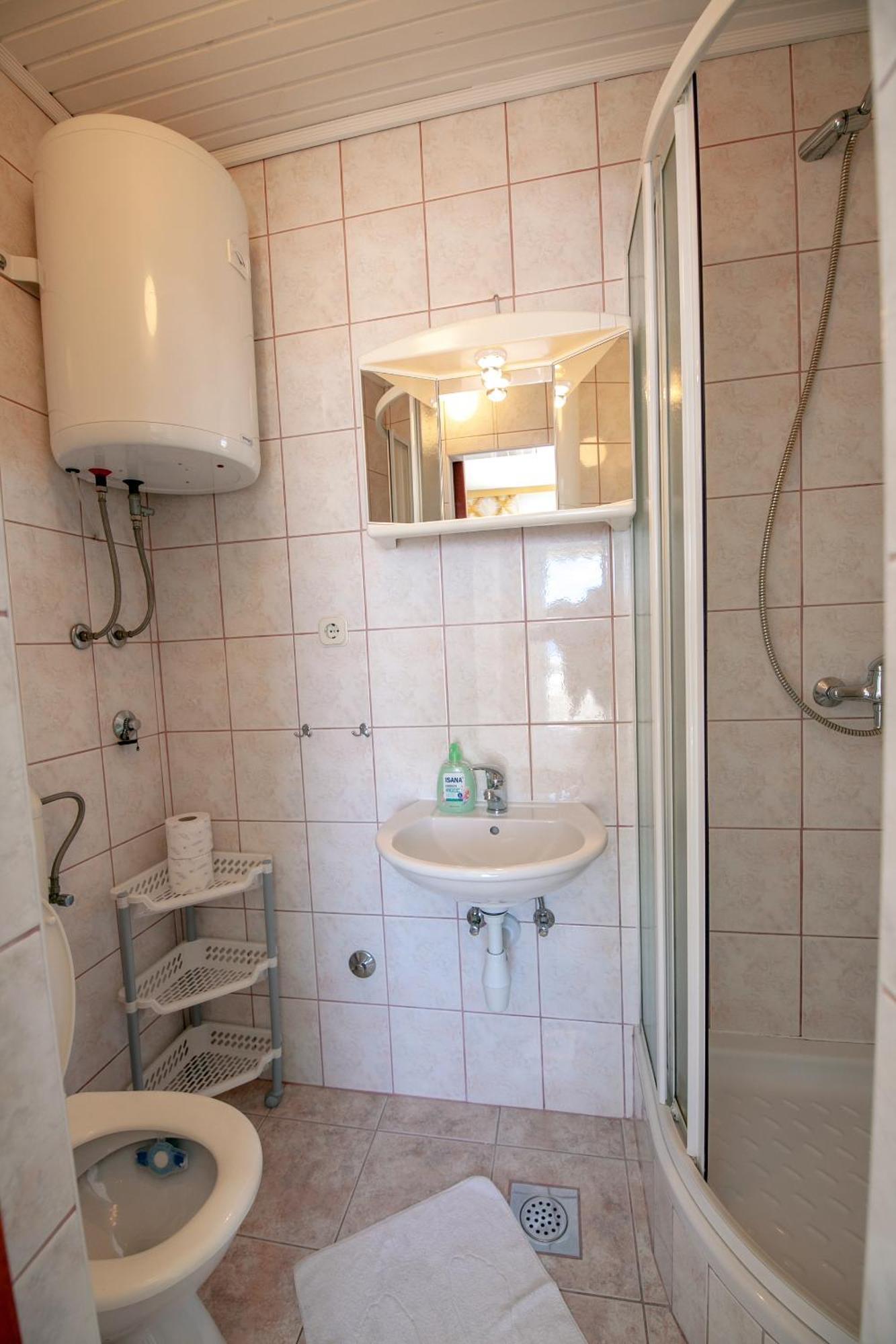 Apartments By The Sea Duce, Omis - 2992 Dugi Rat Room photo